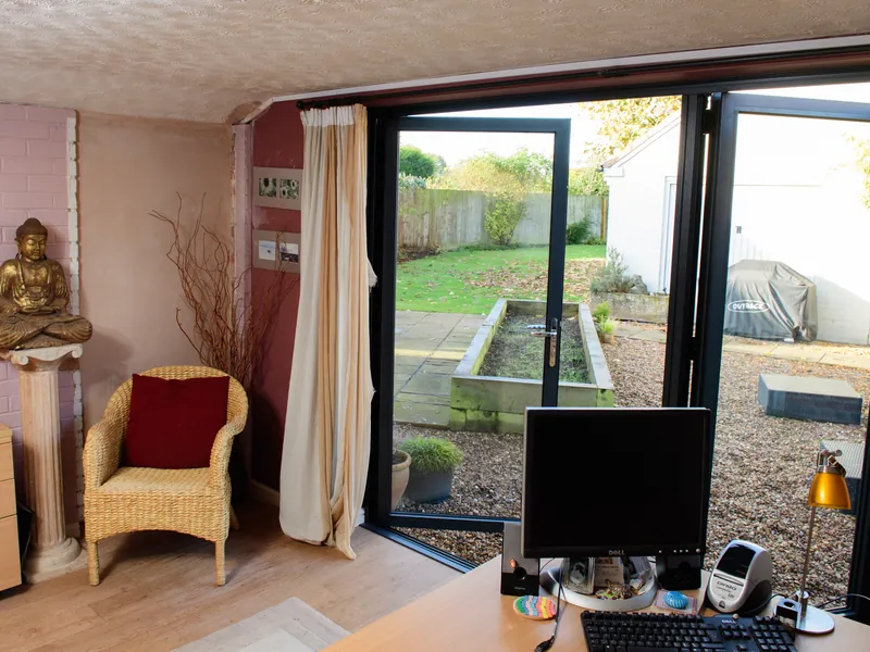 Bifold Neasden